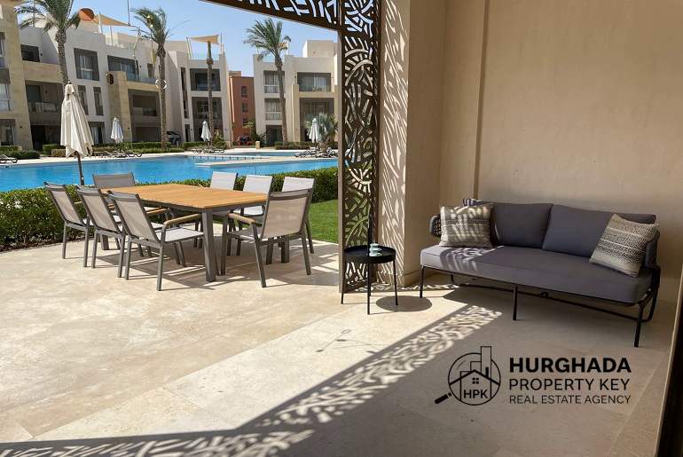 Роскошная меблированная квартира с 2 спальнями в Mangroovy, Эль-Гуна – вид на бассейн и частный сад